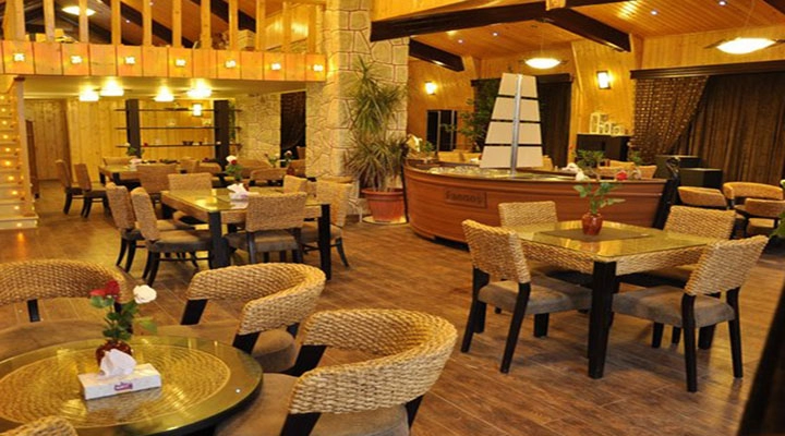 نمای رستوران هتل صدف محمودآباد