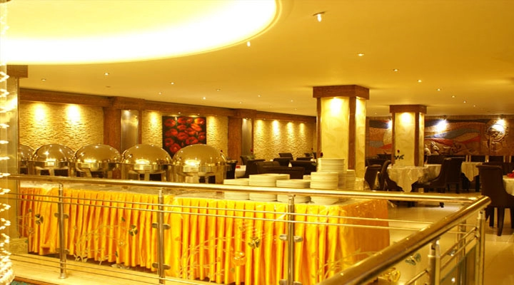 نمای رستوران هتل ابریشم مشهد