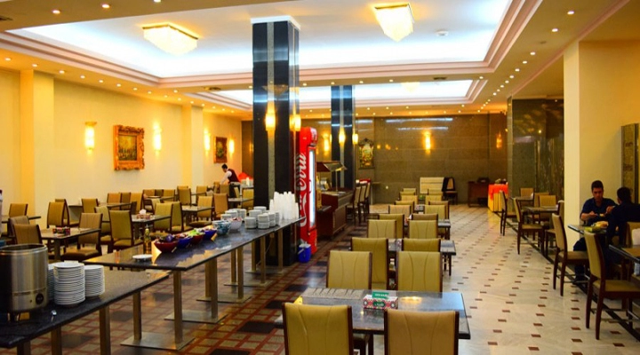 نمای رستوران هتل الغدیر مشهد