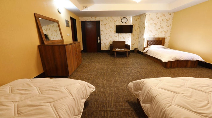 نمای اتاق سه تخته هتل آذین چابهار	