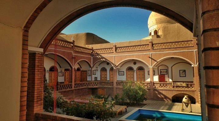 اقامتگاه سنتی فانوس ویونا کاشان