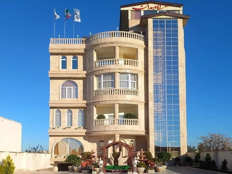 عکس آلاچیق هتل اسپهبدان قائم شهر