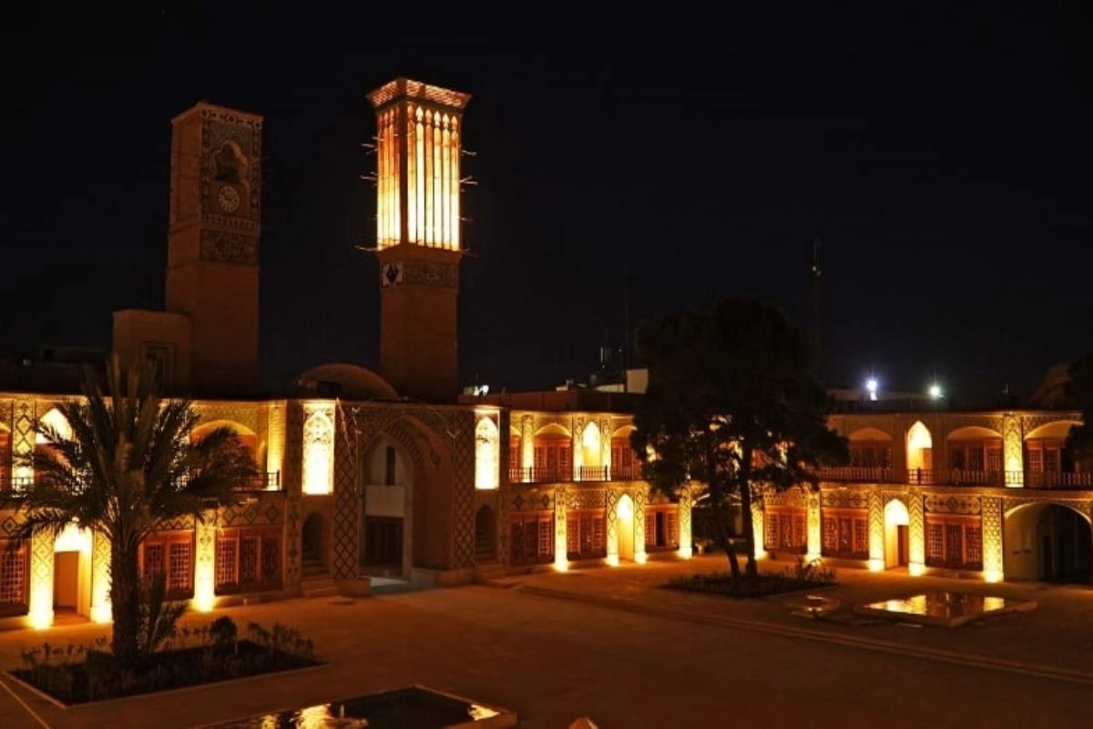 هتل کاروانیکا(کاروانسرای وکیل) کرمان